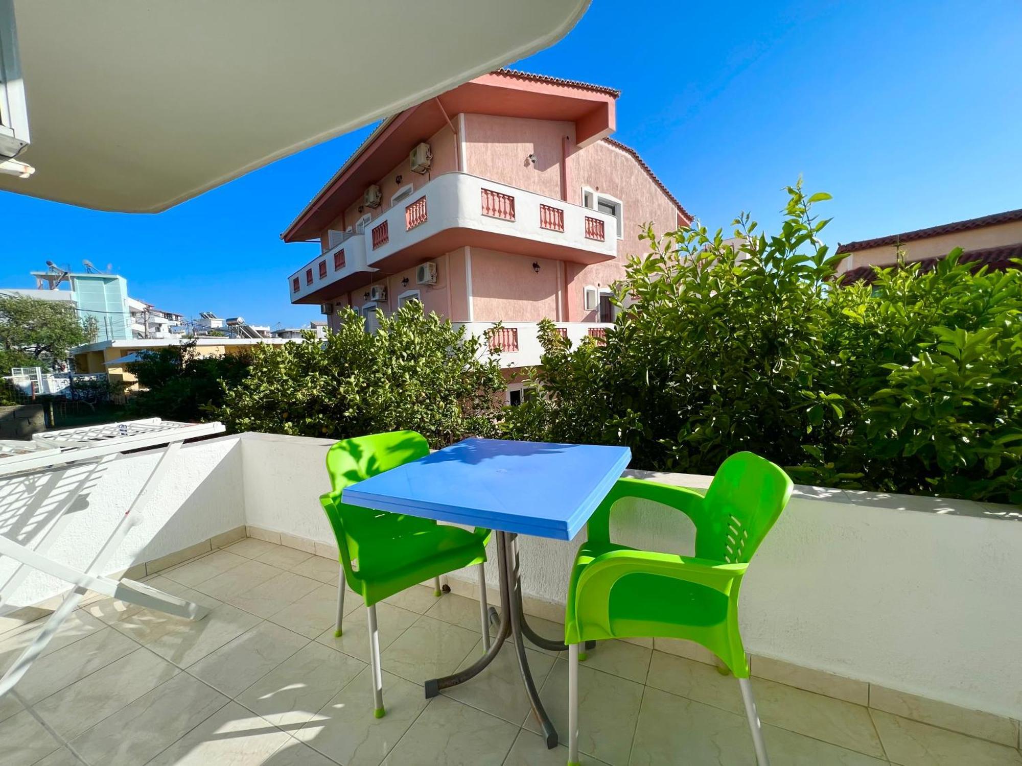 Dine Apartments Ksamil Rum bild